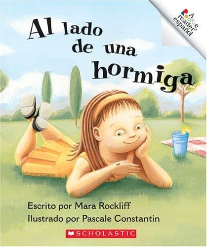 Al lado de una hormiga